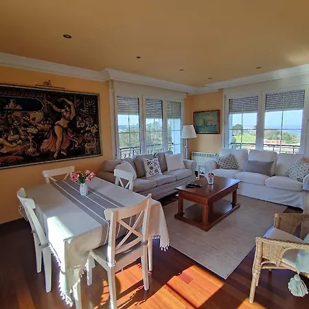 Con Magnificas Vistas Al Mar Perlora